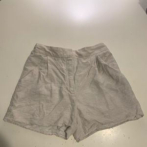 Artizia Woman’s Linen Shorts